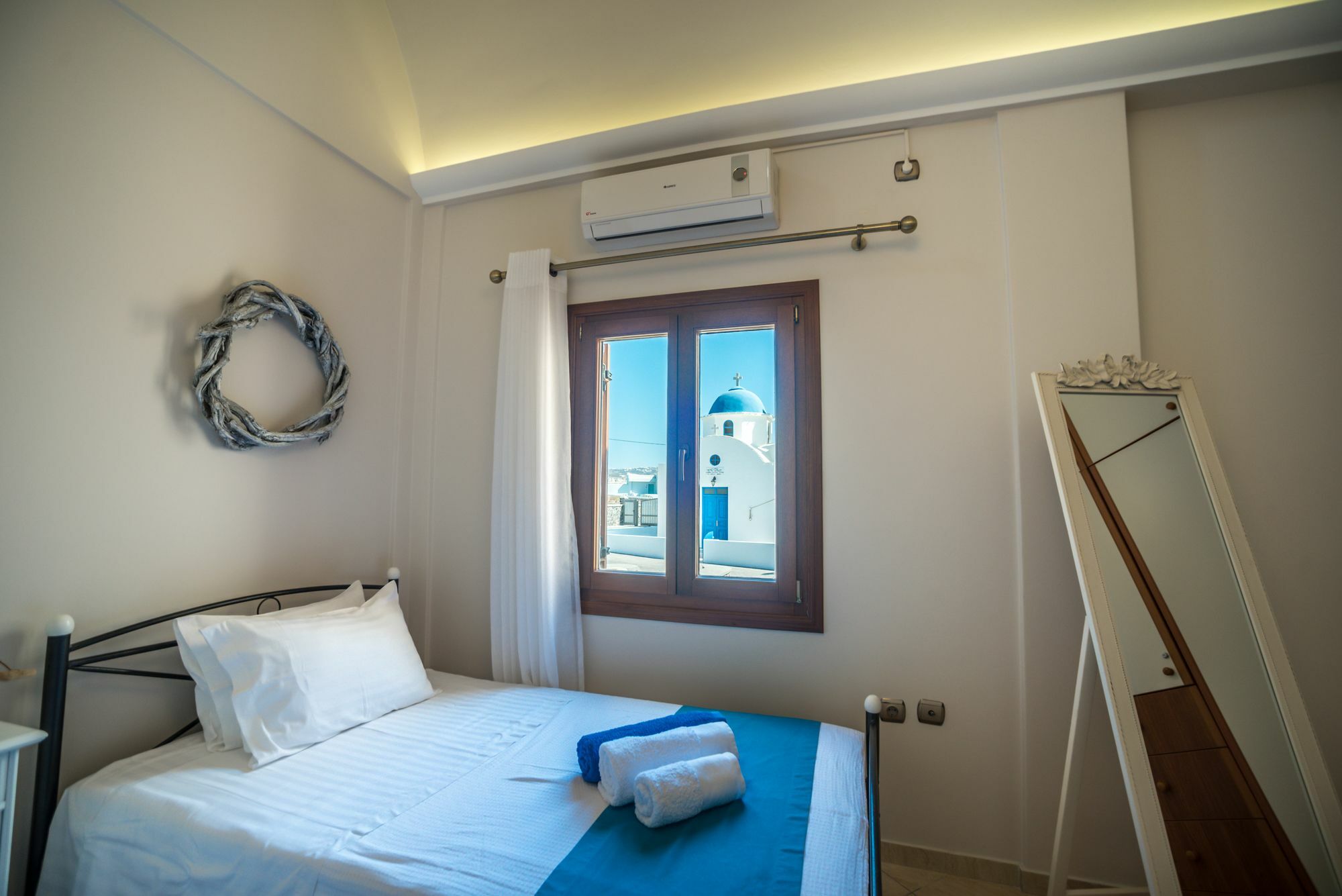 Vineyard Exclusive Suites Akrotiri  Exterior photo